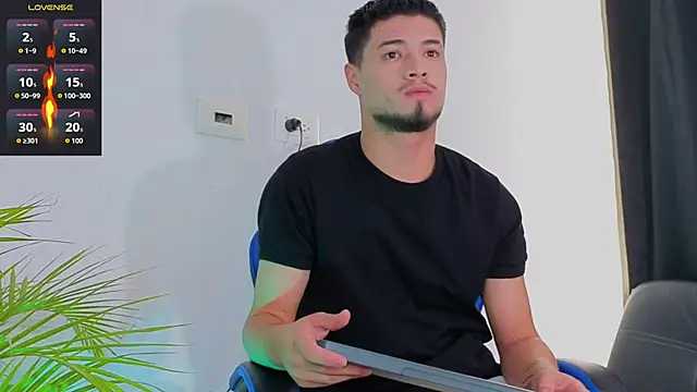 EdwardRoss  online show from 11/30/25, 08:35