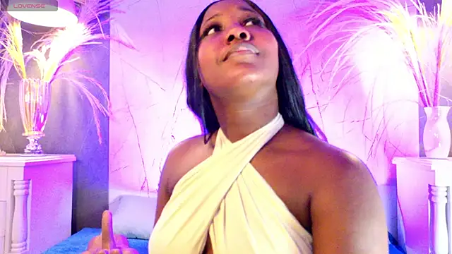 Snapshot of Vicky_Walles_ chatting on 10/24/25, 03:36 Vicky Walles  online show from 10/24/25, 03:36