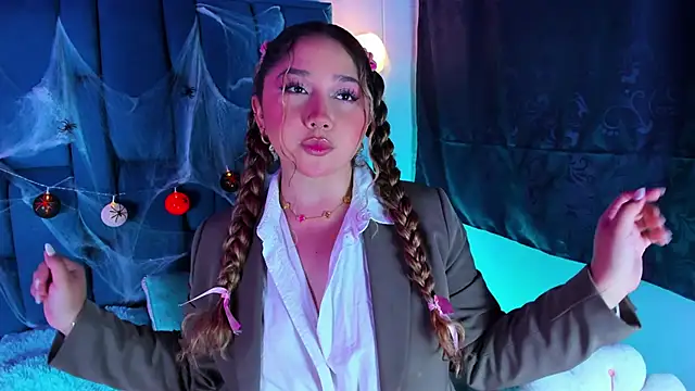 Snapshot of Cherryyquen chatting on 10/10/25, 08:30 Cherryyquen online show from 10/10/25, 08:30