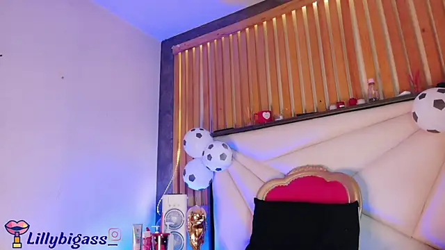 LilyyBigAss online show from 06/26/26, 11:47