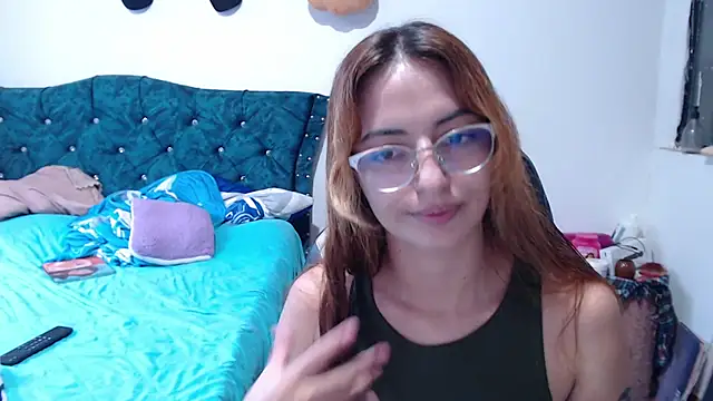 Snapshot of Kate_lorens9 chatting on 07/14/26, 10:37 Kate lorens9 online show from 07/14/26, 10:37