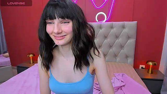 Lili flowerr online show from 01/17/25, 04:15