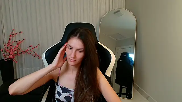 Snapshot of upssnowy chatting on 11/05/25, 06:41 upssnowy online show from 11/05/25, 06:41