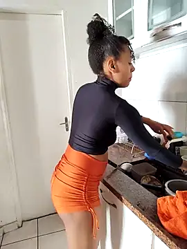 Julia Pretinha online show from 10/22/25, 01:11