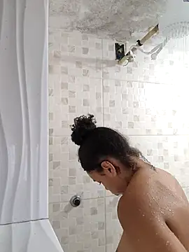 Julia Pretinha online show from 10/31/25, 01:28