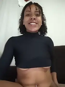 Snapshot of Julia_Pretinha chatting on 12/18/25, 12:22 Julia Pretinha online show from 12/18/25, 12:22