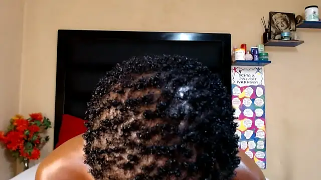 Snapshot of LongPussyLipsxx chatting on 02/18/25, 03:21 LongPussyLipsxx online show from 02/18/25, 03:21