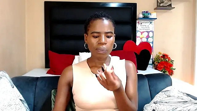 Snapshot of LongPussyLipsxx chatting on 03/22/25, 04:58 LongPussyLipsxx online show from 03/22/25, 04:58