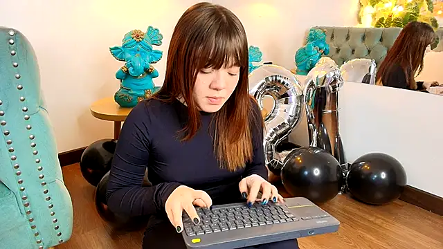 Fluffy Bubble21 online show from 09/21/25, 03:52