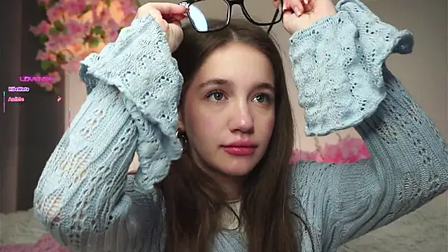 Snapshot of AmiLewis chatting on 11/08/25, 01:06 AmiLewis online show from 11/08/25, 01:06