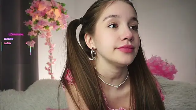 Snapshot of AmiLewis chatting on 11/23/25, 01:27 AmiLewis online show from 11/23/25, 01:27