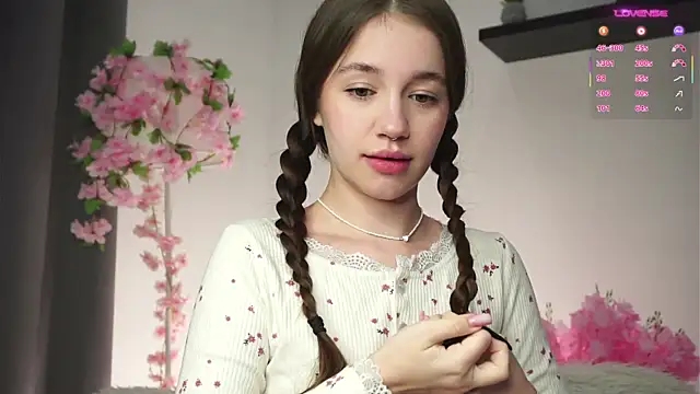 Snapshot of AmiLewis chatting on 11/29/25, 01:08 AmiLewis online show from 11/29/25, 01:08