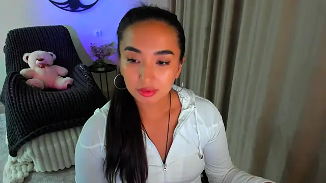 Snapshot of worldofkim chatting on 09/17/25, 08:21 worldofkim online show from 09/17/25, 08:21