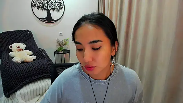 Snapshot of worldofkim chatting on 09/20/25, 07:20 worldofkim online show from 09/20/25, 07:20