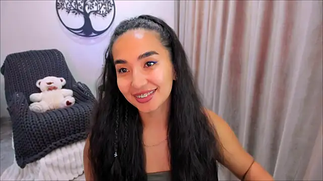 Snapshot of worldofkim chatting on 10/13/25, 06:24 worldofkim online show from 10/13/25, 06:24