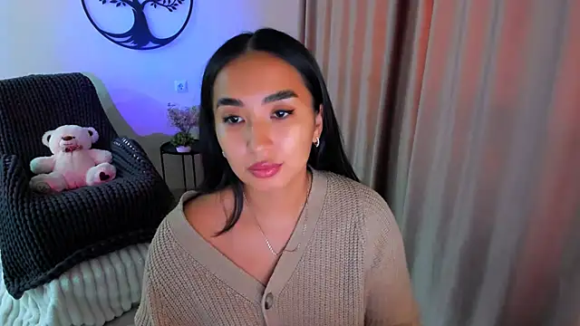 Snapshot of worldofkim chatting on 10/14/25, 10:27 worldofkim online show from 10/14/25, 10:27