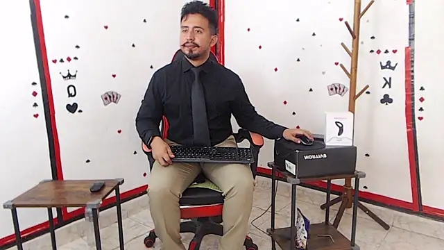 Snapshot of KalethBigDick chatting on 01/28/25, 04:19 KalethBigDick online show from 01/28/25, 04:19
