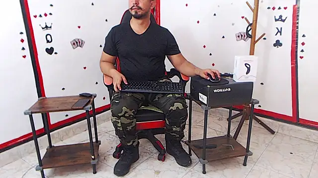 Snapshot of KalethBigDick chatting on 02/01/25, 03:52 KalethBigDick online show from 02/01/25, 03:52