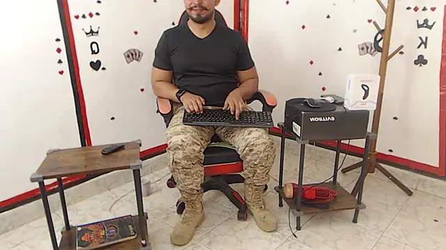 Snapshot of KalethBigDick chatting on 02/05/25, 04:47 KalethBigDick online show from 02/05/25, 04:47