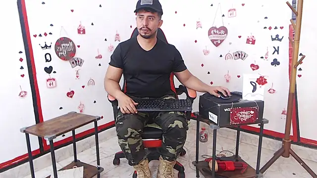 Snapshot of KalethBigDick chatting on 02/12/25, 10:14 KalethBigDick online show from 02/12/25, 10:14