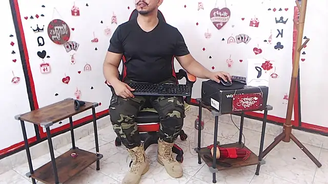 Snapshot of KalethBigDick chatting on 02/12/25, 02:21 KalethBigDick online show from 02/12/25, 02:21