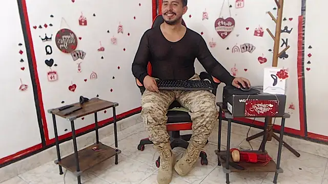 Snapshot of KalethBigDick chatting on 02/20/25, 04:07 KalethBigDick online show from 02/20/25, 04:07