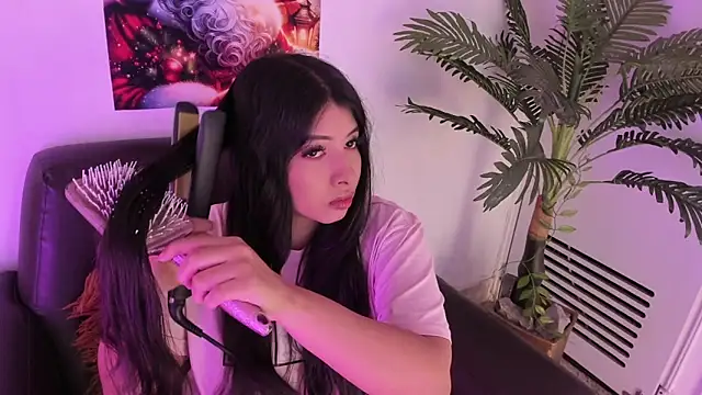 Miia Thompsonn online show from 12/10/24, 03:20