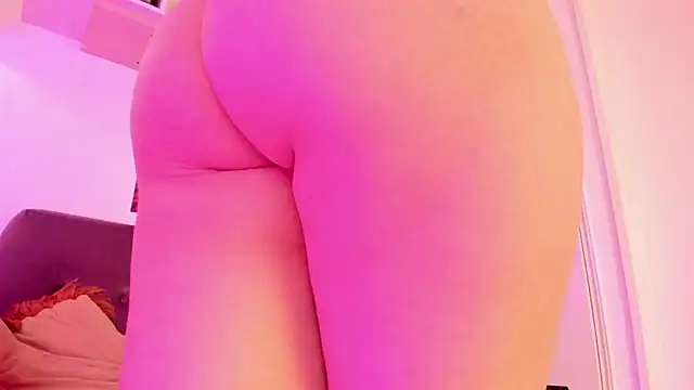 Miia Thompsonn online show from 12/22/24, 04:06