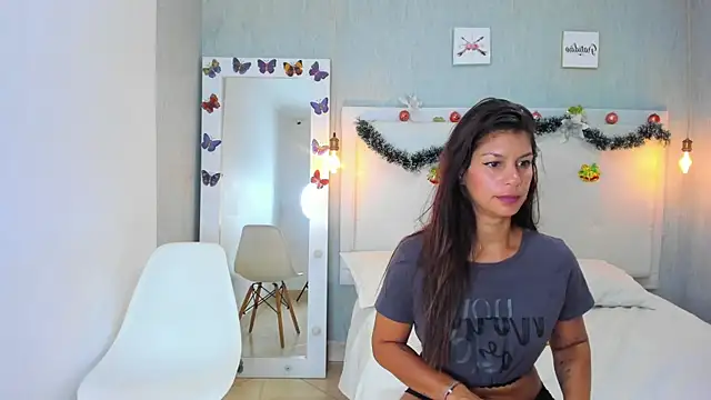 aishawild online show from 12/10/24, 03:33