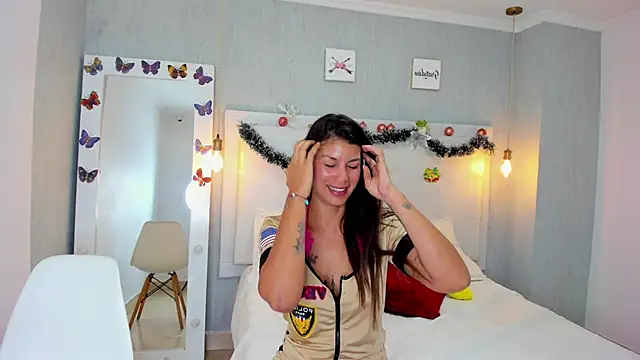 aishawild online show from 12/12/24, 03:37