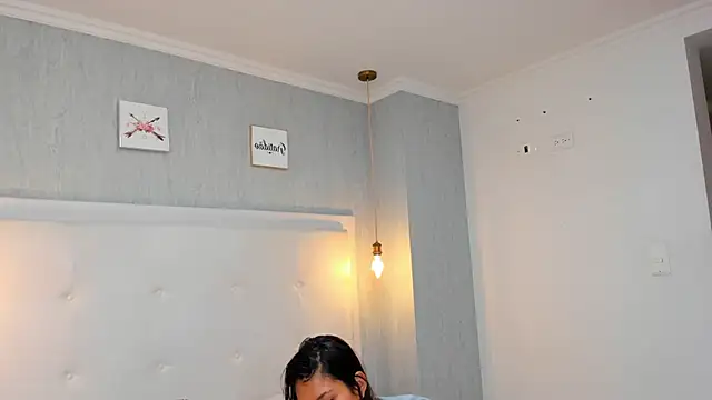 aishawild online show from 02/08/25, 06:55