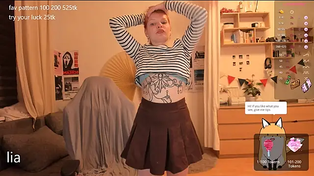 Snapshot of lil_lia chatting on 09/25/25, 08:56 lil lia online show from 09/25/25, 08:56