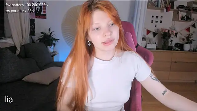 Snapshot of lil_lia chatting on 11/28/25, 10:34 lil lia online show from 11/28/25, 10:34