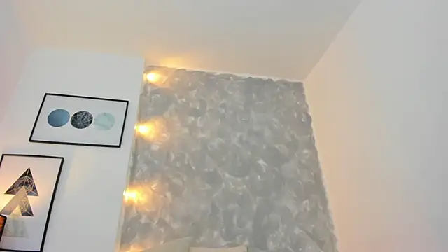 yesica collins01 online show from 12/11/24, 07:53