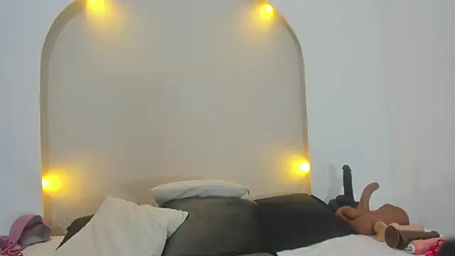 yesica collins01 online show from 01/17/25, 12:31