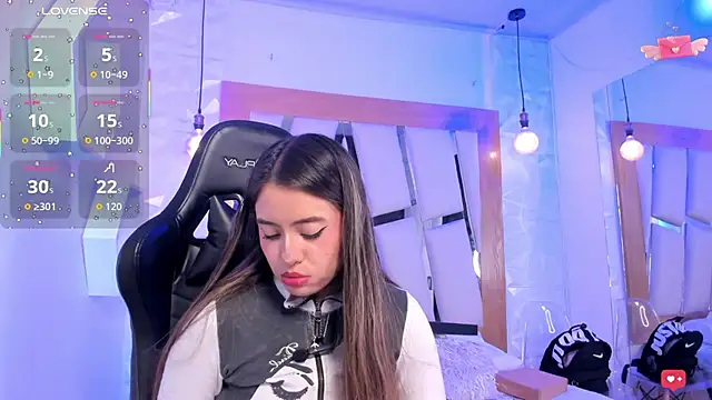 Snapshot of ary_cooper_ chatting on 10/23/25, 12:37 ary cooper online show from 10/23/25, 12:37