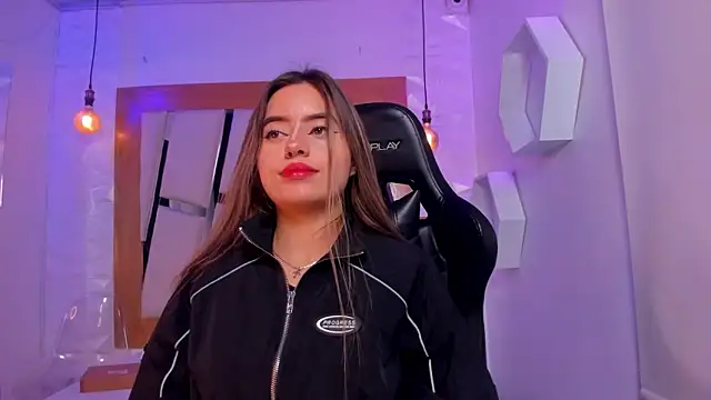 Snapshot of ary_cooper_ chatting on 11/06/25, 12:28 ary cooper online show from 11/06/25, 12:28