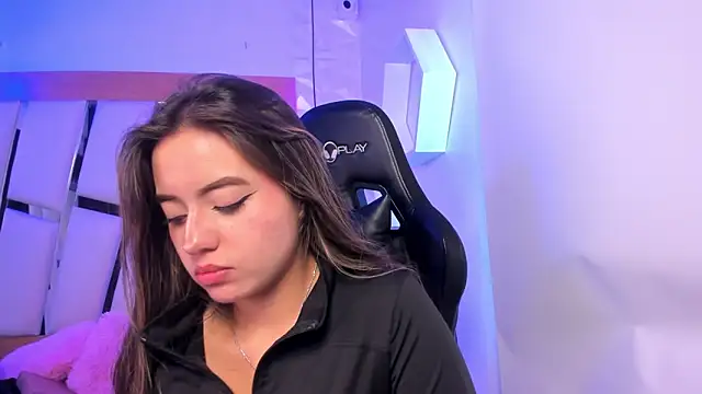 Snapshot of ary_cooper_ chatting on 11/10/25, 12:48 ary cooper online show from 11/10/25, 12:48