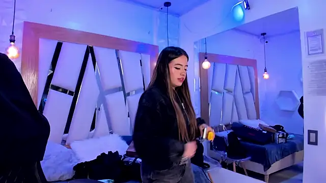 Snapshot of ary_cooper_ chatting on 11/28/25, 12:52 ary cooper online show from 11/28/25, 12:52