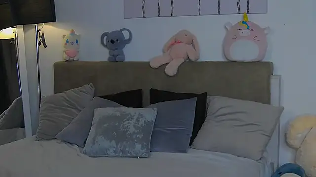 CassKiera online show from 11/08/25, 06:46