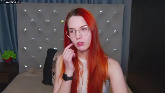 EmilyKents online show from 12/09/24, 01:29