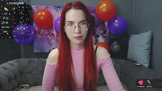 EmilyKents online show from 10/28/25, 01:20