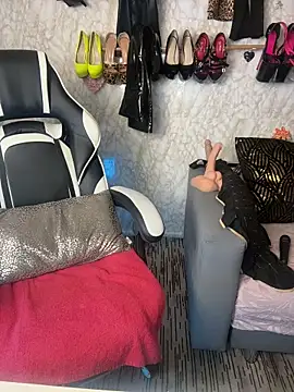 Luiza Hammer online show from 06/08/26, 01:22