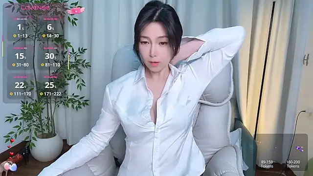 Snapshot of Ada-xixi chatting on 02/25/26, 12:04 Ada-xixi online show from 02/25/26, 12:04