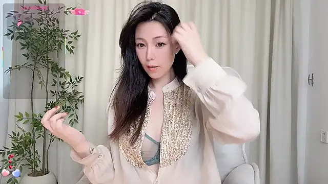 Snapshot of Ada-xixi chatting on 04/08/26, 04:45 Ada-xixi online show from 04/08/26, 04:45
