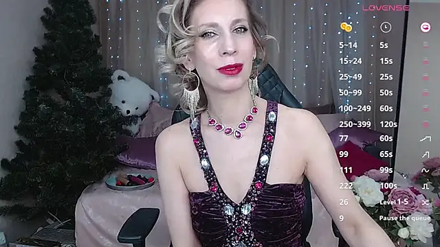 AdrianaSea online show from 12/10/24, 05:28
