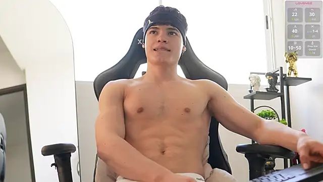 Max cortes1 online show from 10/21/25, 04:51