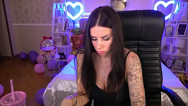 IsabellaFoxyy online show from 02/10/25, 04:47