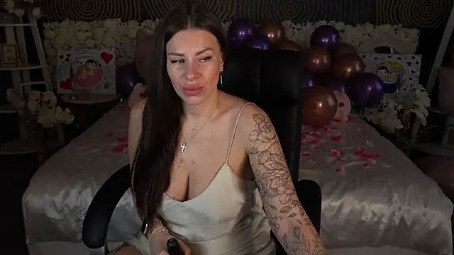 IsabellaFoxyy online show from 02/12/26, 01:17