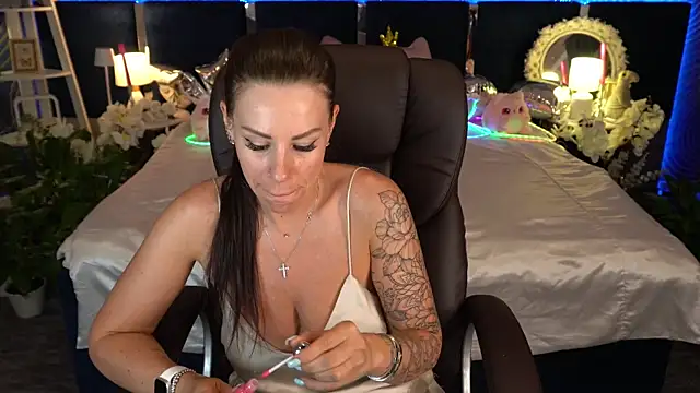 IsabellaFoxyy online show from 06/15/26, 12:29